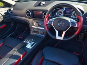 Image 4/50 of Mercedes-Benz SL 400 (2015)