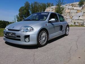 Image 1/10 of Renault Clio II V6 (2002)