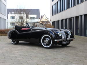 Image 33/40 de Jaguar XK 120 DHC (1953)