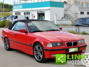 Immagine 7/10 di BMW 318i (1994)