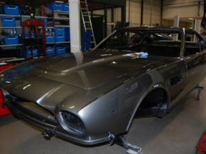 Image 8/50 of Aston Martin V8 (1980)