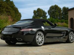 Image 7/50 of Mercedes-Benz SLS AMG Roadster (2011)