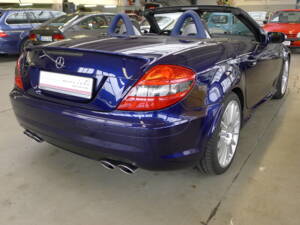 Image 30/45 of Mercedes-Benz SLK 55 AMG (2005)