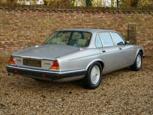 Bild 34/50 von Daimler Double Six (1990)