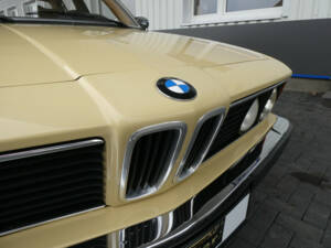 Image 16/23 of BMW 730 (1977)