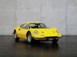 Image 4/24 of Ferrari Dino 246 GT (1970)