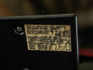 Image 53/66 of DeLorean DMC-12 (1981)