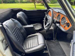 Image 18/30 of Triumph TR 6 PI (1970)