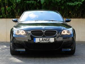 Image 5/51 of BMW M5 (2007)