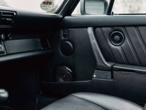 Image 32/55 de Porsche 911 Turbo 3.3 (1988)