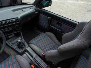 Image 17/37 of BMW M3 Sport Evo (1990)