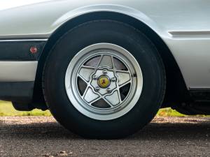 Image 8/32 of Ferrari 400 GT (1977)