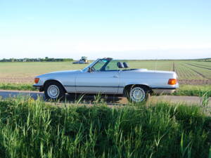Image 36/87 of Mercedes-Benz 280 SL (1982)