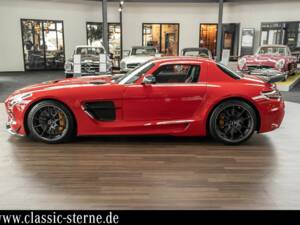 Immagine 2/15 di Mercedes-Benz SLS AMG Black Series (2014)