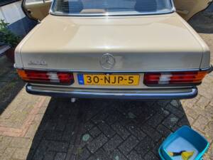 Image 5/12 of Mercedes-Benz 200 (1982)