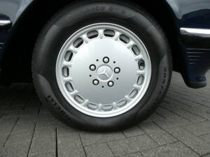 Image 24/26 of Mercedes-Benz 500 SL (1988)