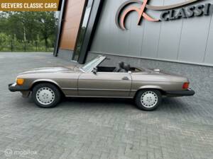 Image 3/7 de Mercedes-Benz 560 SL (1987)