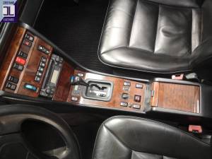 Image 25/50 of Mercedes-Benz 300 CE-24 (1992)