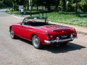 Image 2/81 de MG MGC (1968)