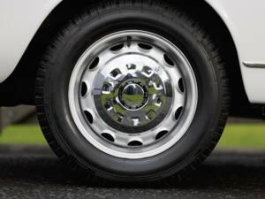 Image 33/50 of Alfa Romeo 2600 Spider (1964)