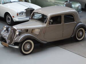 Afbeelding 1/30 van Citroën Traction Avant 7 C (1935)