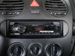 Bild 20/50 von Volkswagen New Beetle 2.0 (2003)