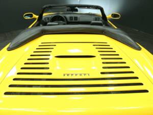 Bild 23/30 von Ferrari F 355 Spider (1998)