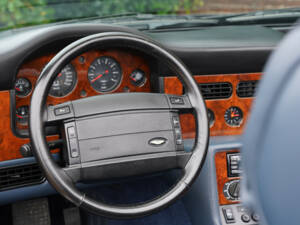 Bild 18/50 von Aston Martin Virage Volante (1994)