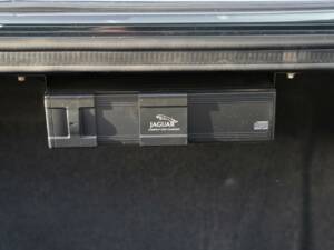Image 22/30 of Jaguar XJ6 3.2 Sovereign (1997)