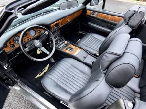 Image 43/50 de Aston Martin V8 Volante (1978)