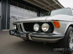 Bild 20/76 von BMW 3,3 L (1975)