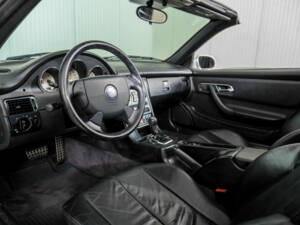 Image 11/50 of Mercedes-Benz SLK 200 (1997)