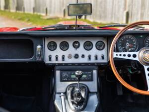 Image 21/44 of Jaguar E-Type 3.8 (1962)