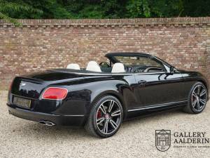 Image 2/50 of Bentley Continental GTC V8 (2014)