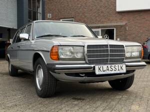 Image 9/51 of Mercedes-Benz 300 D lang (1985)