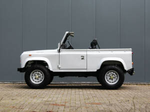 Bild 27/49 von Land Rover Defender 90 (1990)