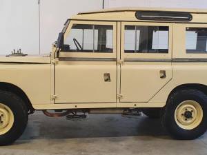 Image 5/30 of Land Rover 109 (1971)
