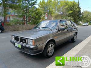 Bild 4/10 von Lancia Delta (1988)