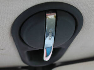 Image 23/30 of BMW 320i (1982)