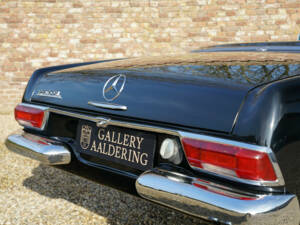 Image 36/50 of Mercedes-Benz 230 SL (1966)