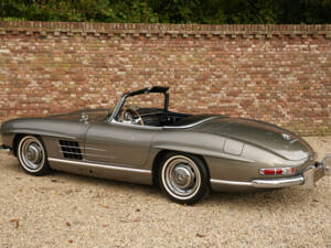 Image 9/50 of Mercedes-Benz 300 SL Roadster (1962)