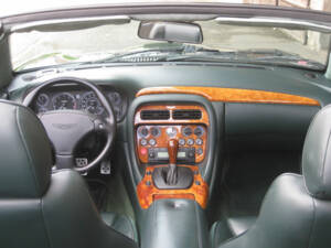 Image 11/19 of Aston Martin DB 7 Vantage Volante (2001)