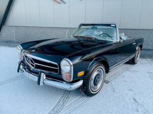 Image 2/34 de Mercedes-Benz 280 SL (1970)