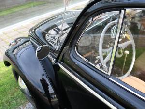 Immagine 21/50 di Volkswagen Beetle 1200 Standard &quot;Oval&quot; (1954)