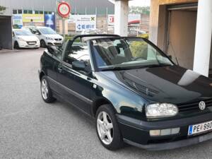 Image 3/21 of Volkswagen Golf III Cabrio 1,9 TDI (1995)