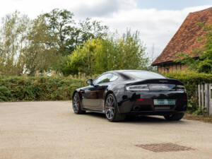 Afbeelding 65/69 van Aston Martin V12 Vantage S (2017)