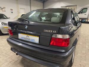 Bild 3/25 von BMW 318ti Compact (1997)