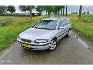 Image 34/46 de Volvo V 70 2.4 (2004)