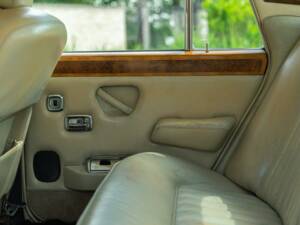 Image 31/50 of Rolls-Royce Silver Shadow I (1974)