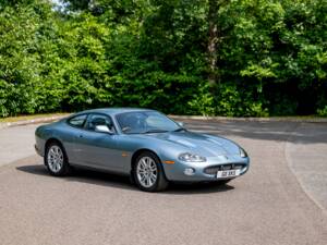 Image 20/37 of Jaguar XKR (2003)